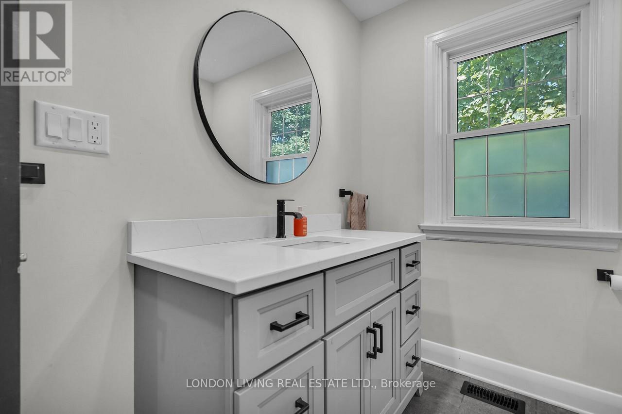 396 Wortley Road, London South, Ontario  N6C 3S6 - Photo 9 - X12432412