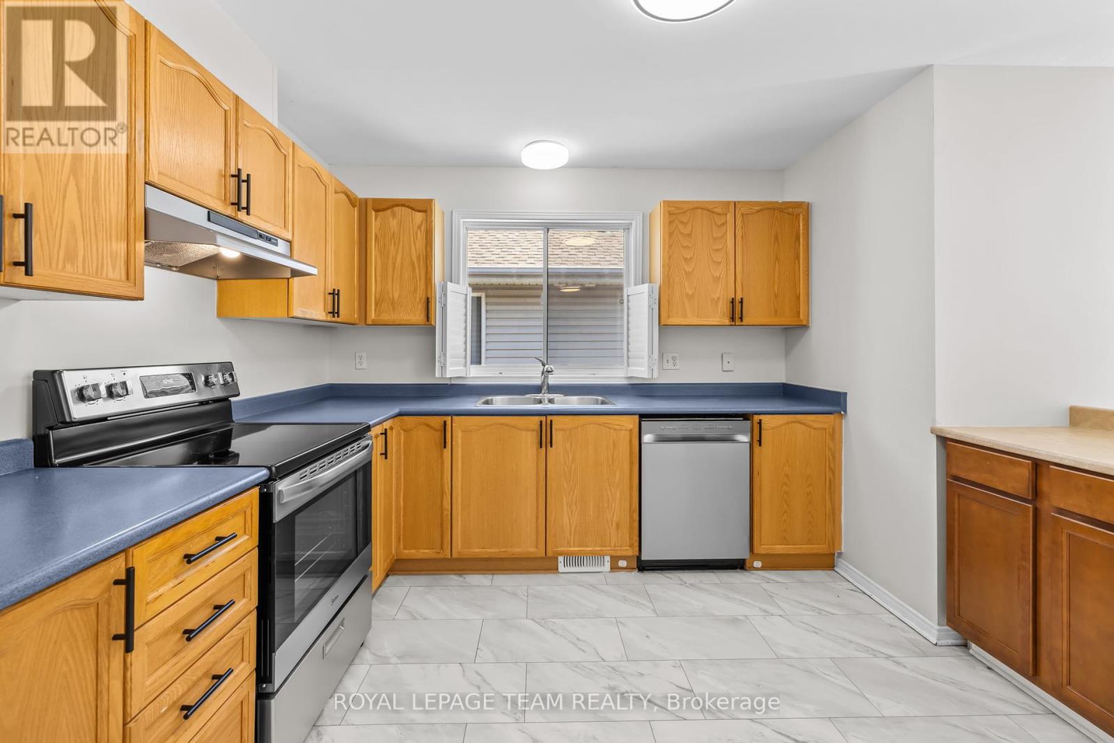 183 Mountshannon Drive, Ottawa, Ontario  K2J 4R9 - Photo 10 - X12432331