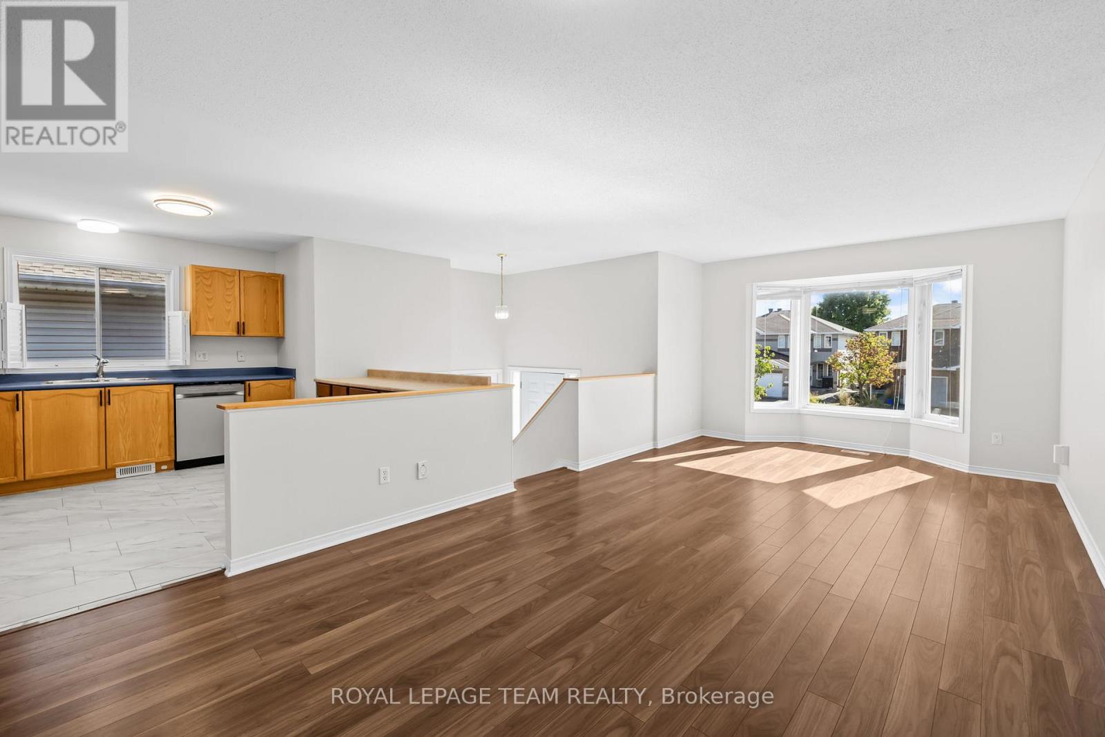 183 Mountshannon Drive, Ottawa, Ontario  K2J 4R9 - Photo 8 - X12432331