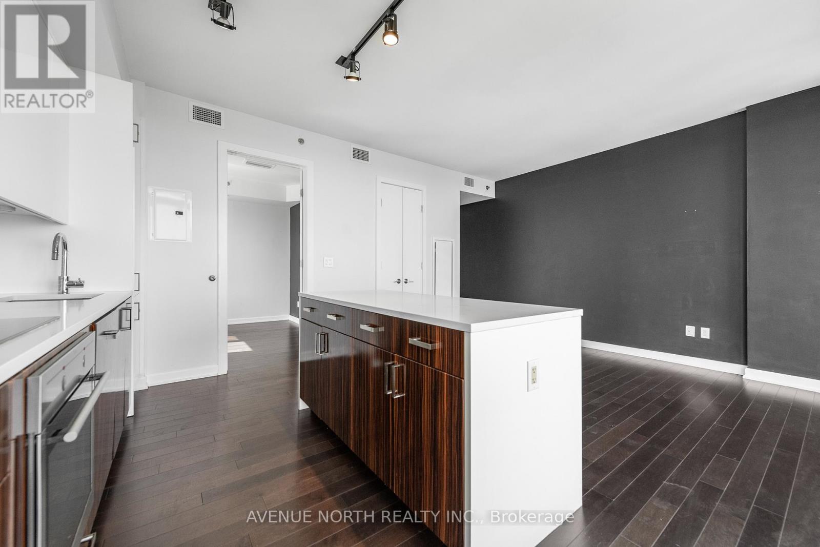 1109 - 300 Lisgar Street, Ottawa, Ontario  K2P 0E2 - Photo 13 - X12432332