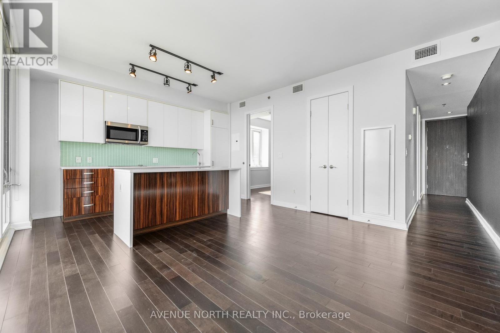 1109 - 300 Lisgar Street, Ottawa, Ontario  K2P 0E2 - Photo 9 - X12432332