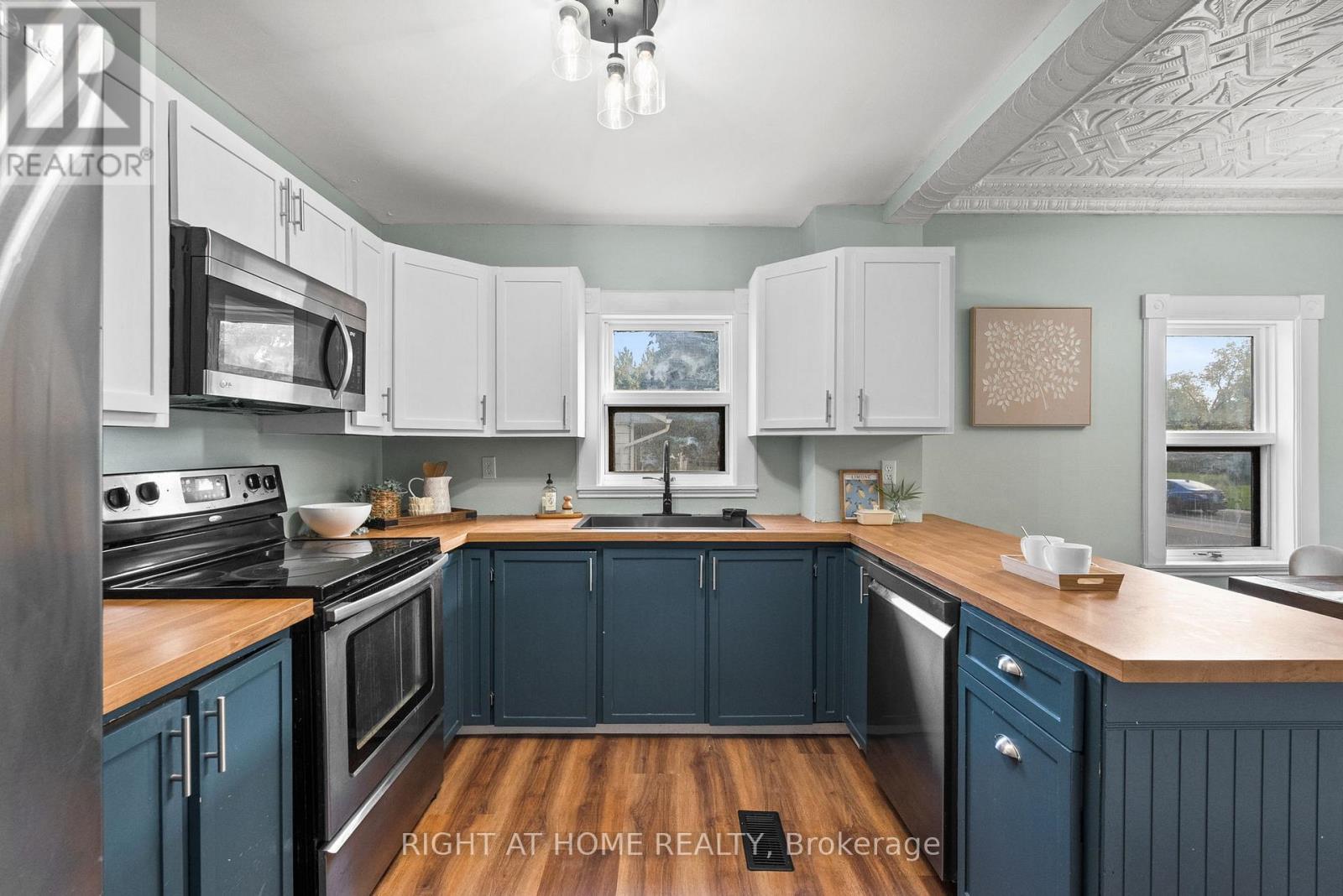 94 Main Street, North Dundas, Ontario  K0A 2R0 - Photo 12 - X12432343