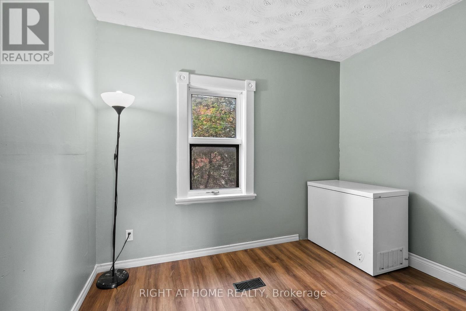 94 Main Street, North Dundas, Ontario  K0A 2R0 - Photo 14 - X12432343