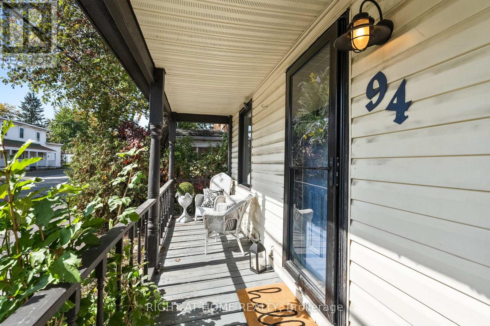 94 Main Street, North Dundas, Ontario  K0A 2R0 - Photo 2 - X12432343