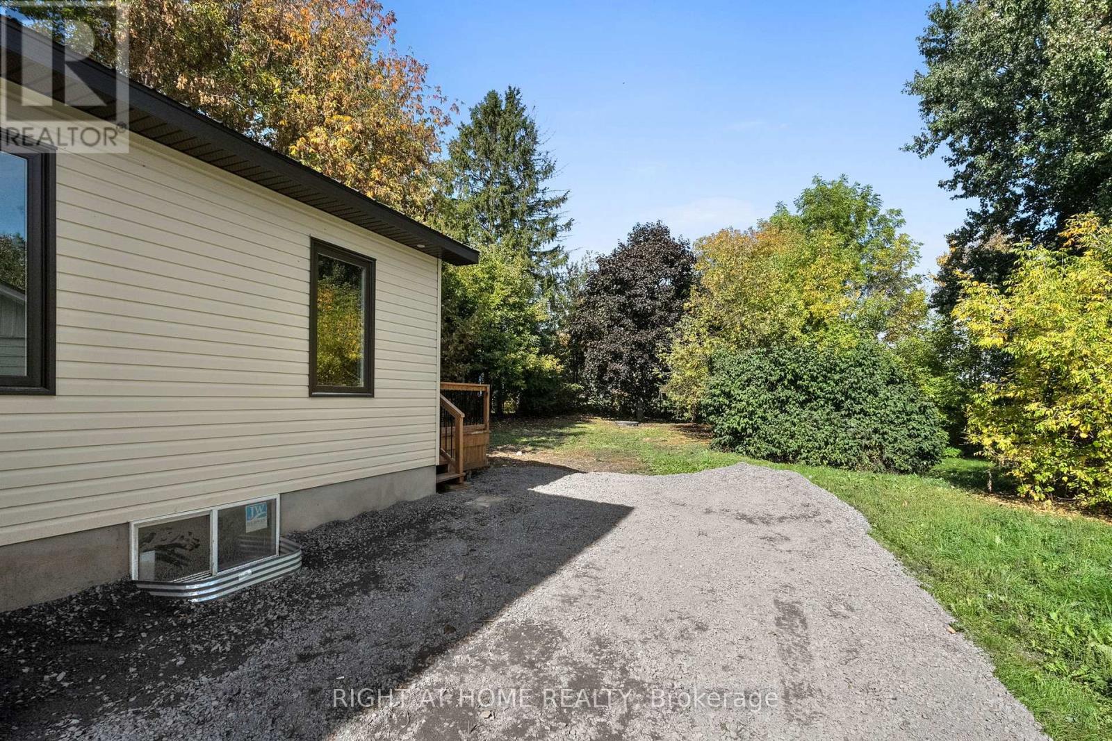 94 Main Street, North Dundas, Ontario  K0A 2R0 - Photo 28 - X12432343