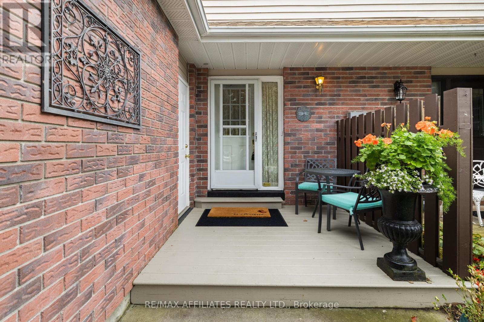 20 Garden Avenue, Perth, Ontario  K7H 3L9 - Photo 3 - X12432365