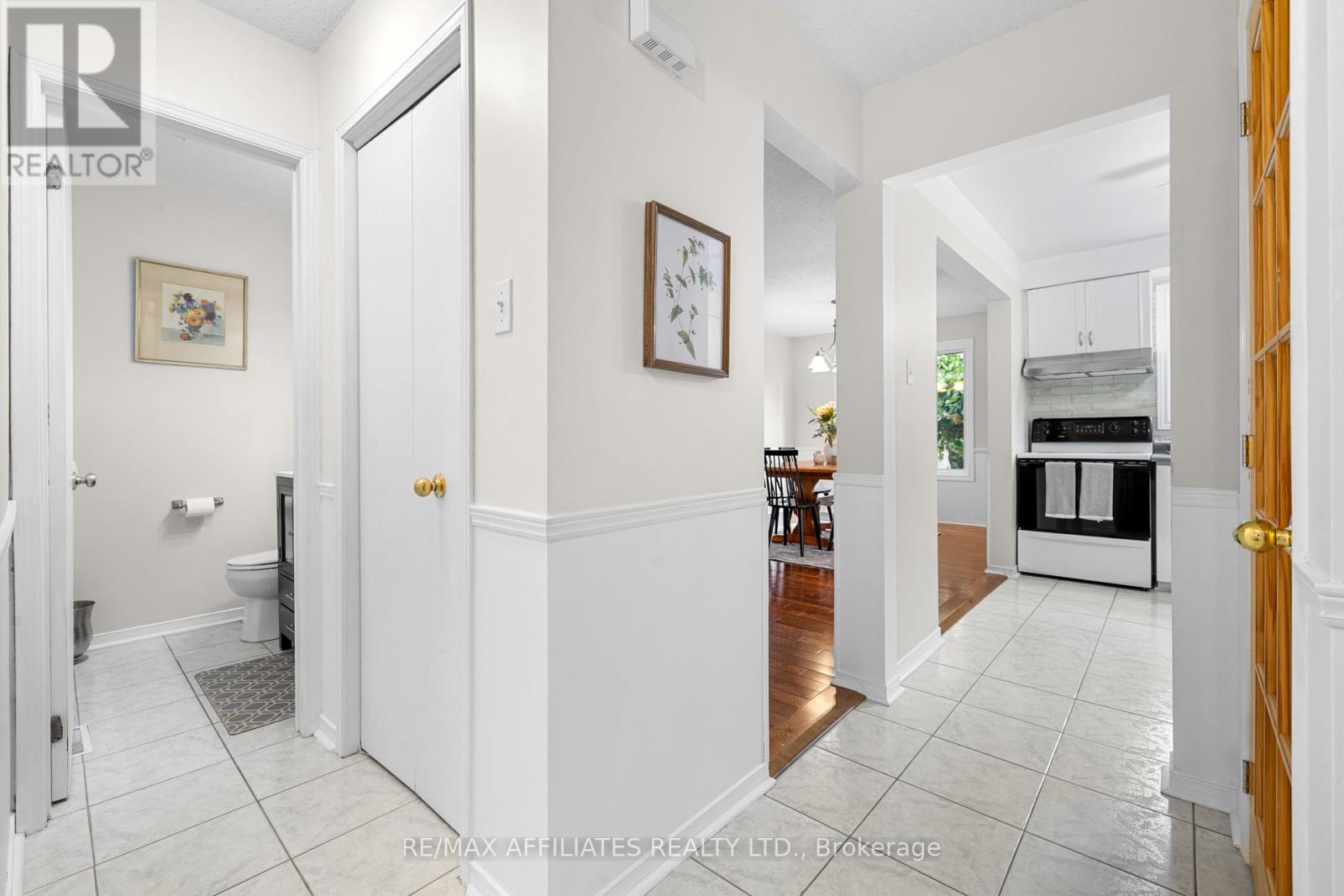 20 Garden Avenue, Perth, Ontario  K7H 3L9 - Photo 4 - X12432365