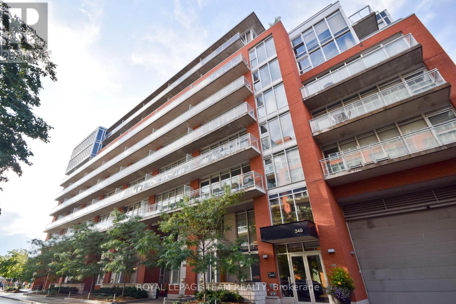 522 - 349 Mcleod Street, Ottawa, Ontario  K2P 0S1 - Photo 1 - X12432372