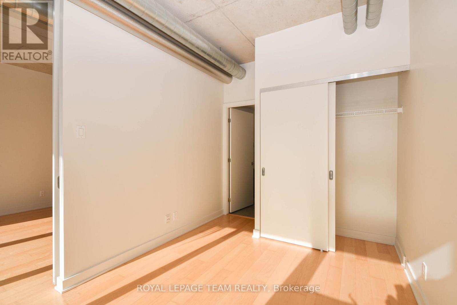 522 - 349 Mcleod Street, Ottawa, Ontario  K2P 0S1 - Photo 17 - X12432372