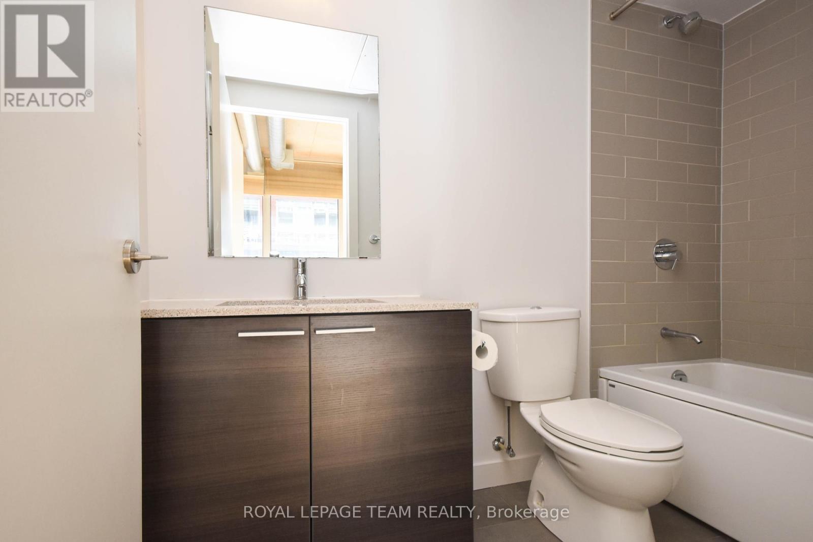 522 - 349 Mcleod Street, Ottawa, Ontario  K2P 0S1 - Photo 18 - X12432372