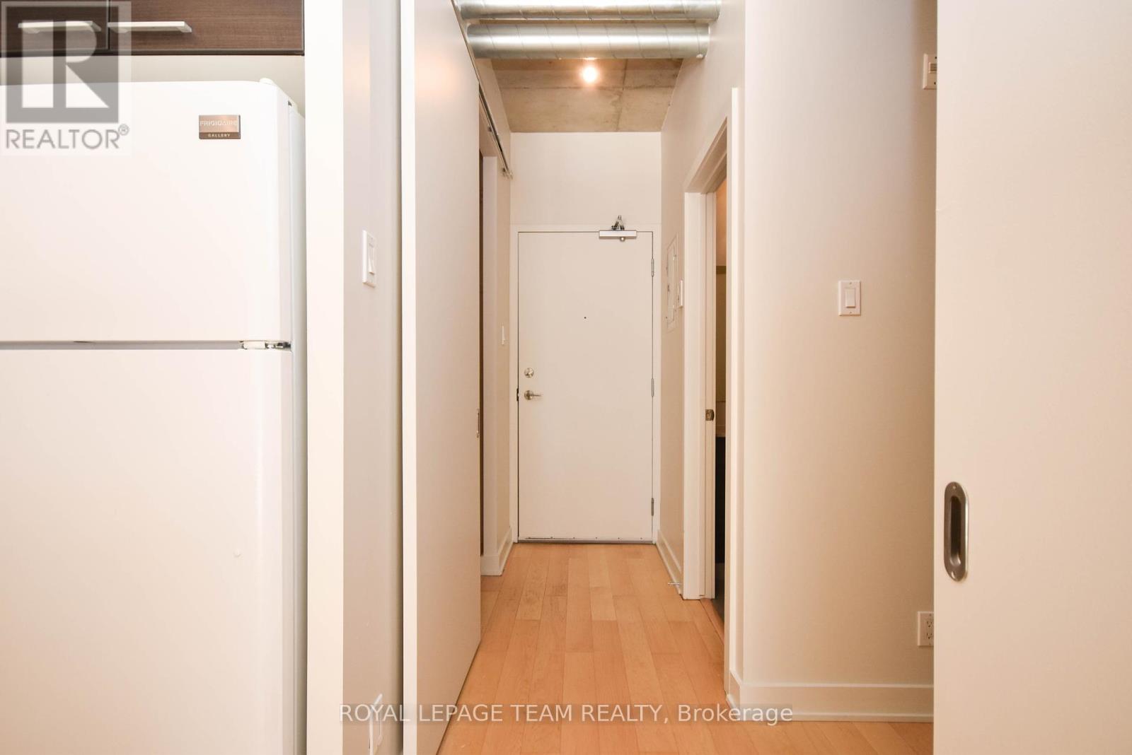 522 - 349 Mcleod Street, Ottawa, Ontario  K2P 0S1 - Photo 3 - X12432372