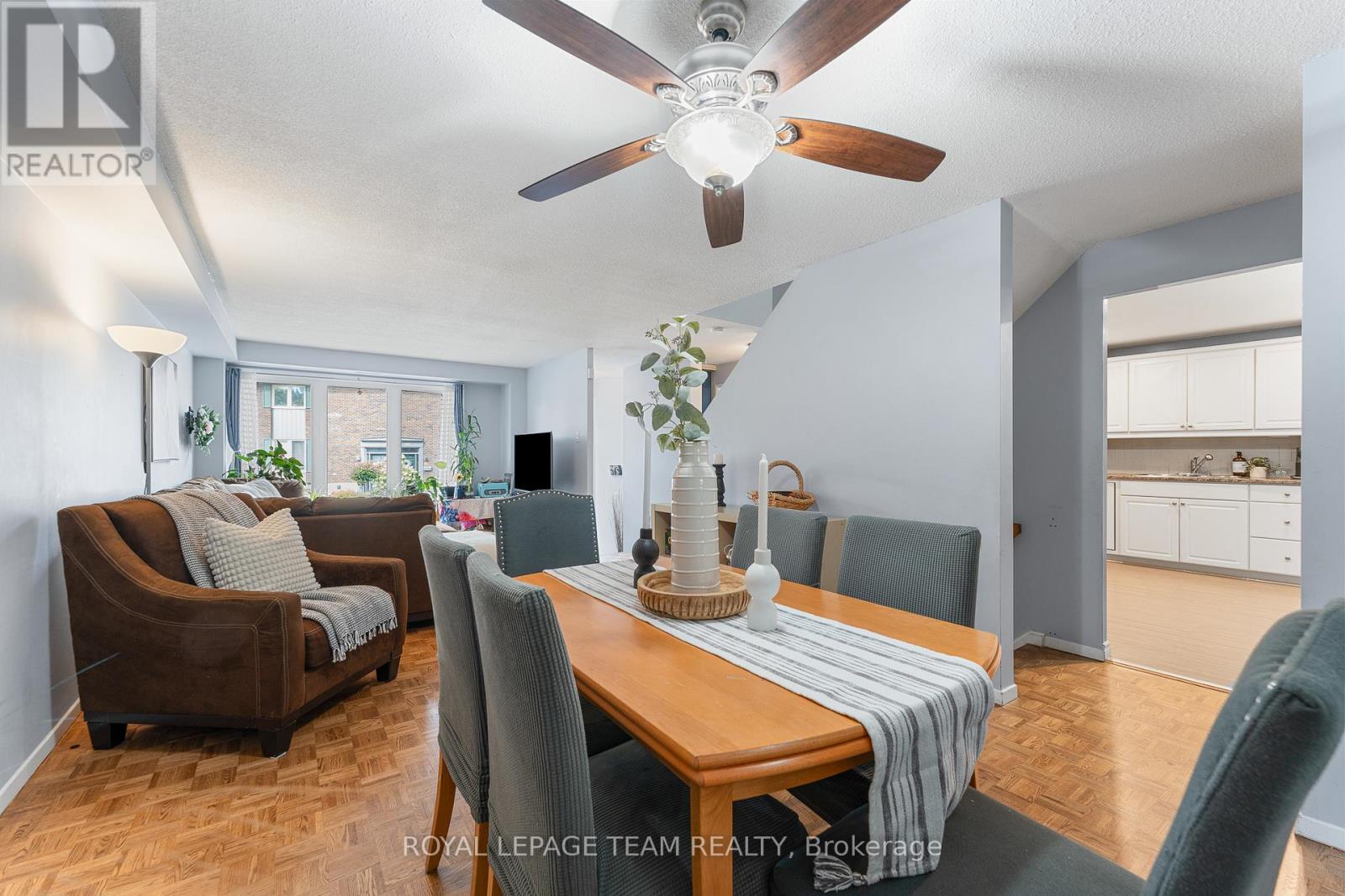 52 - 96 Beachview Private, Ottawa, Ontario  K1V 1M7 - Photo 12 - X12432397