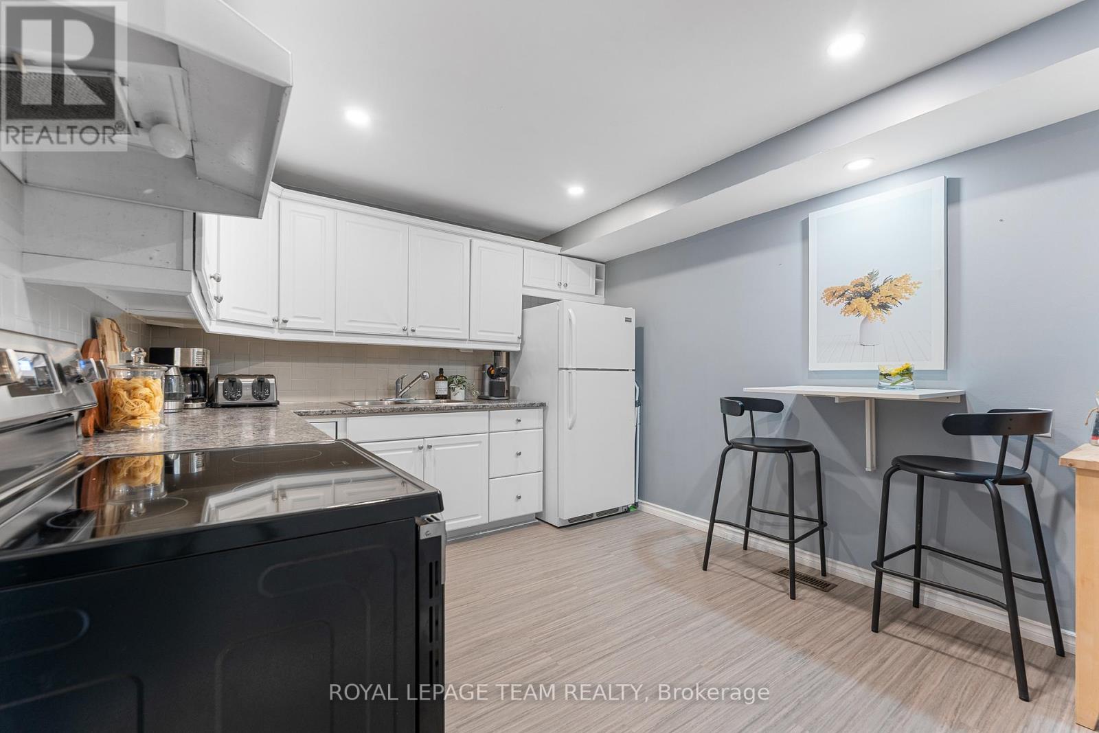 52 - 96 Beachview Private, Ottawa, Ontario  K1V 1M7 - Photo 14 - X12432397