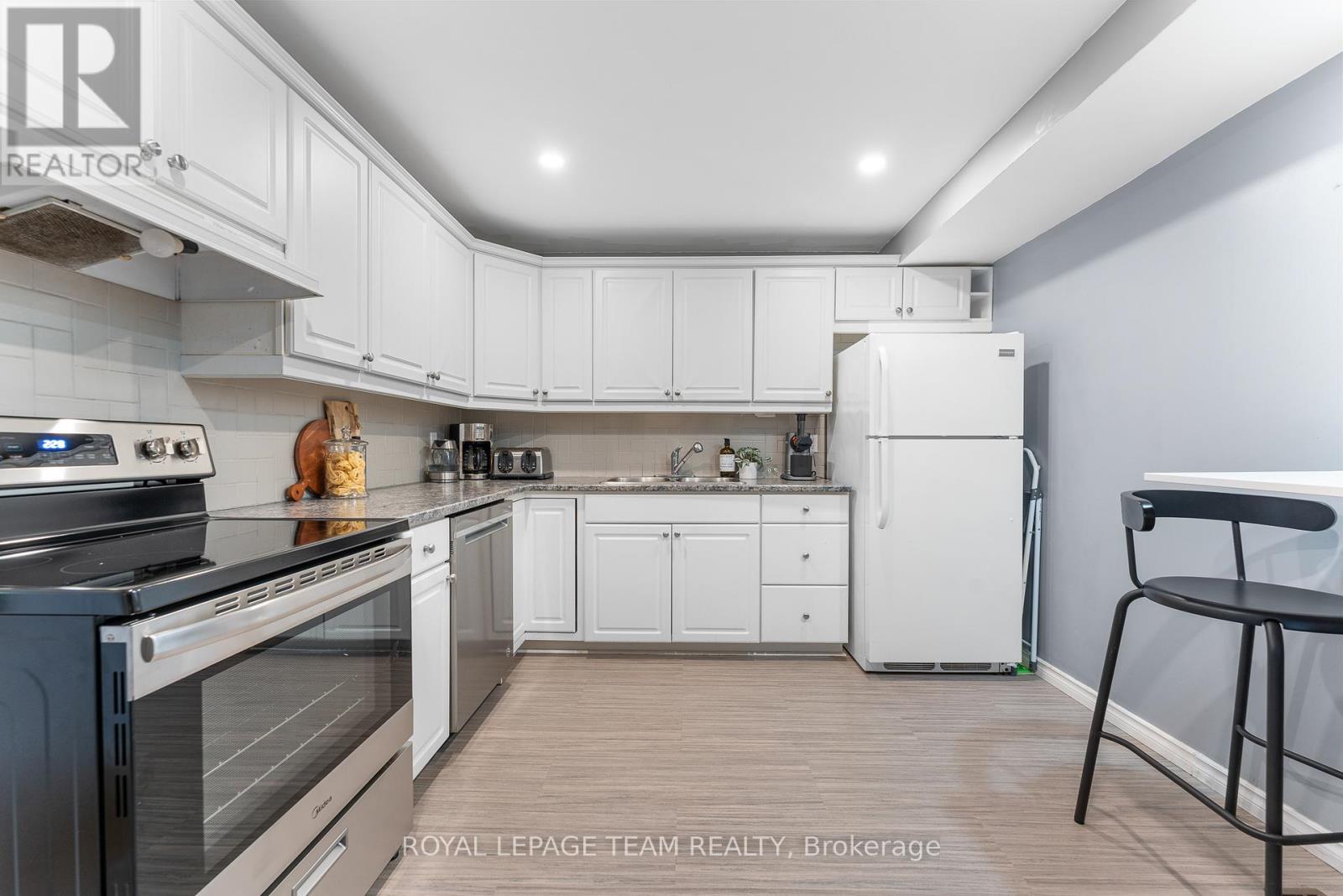 52 - 96 Beachview Private, Ottawa, Ontario  K1V 1M7 - Photo 15 - X12432397