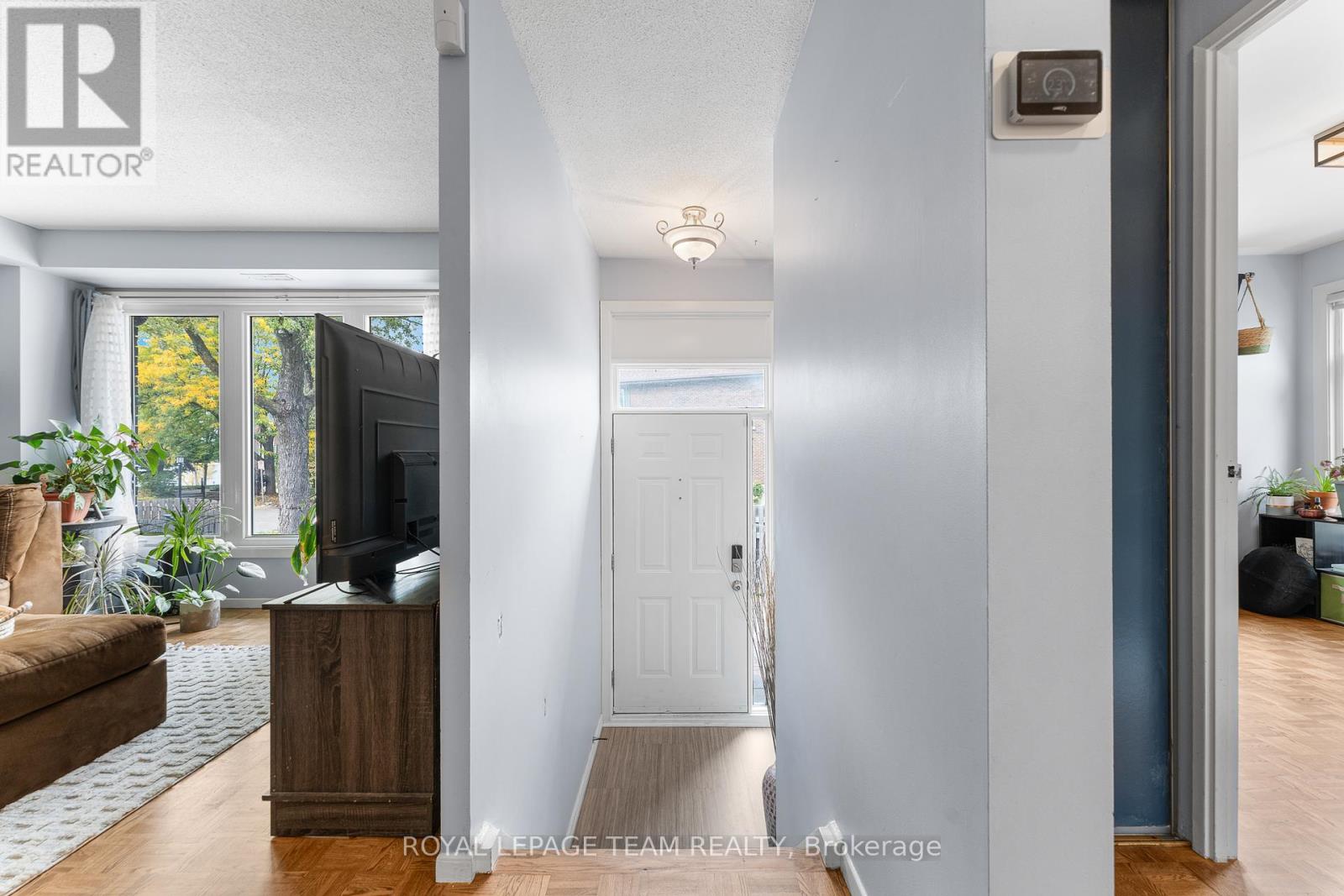 52 - 96 Beachview Private, Ottawa, Ontario  K1V 1M7 - Photo 3 - X12432397