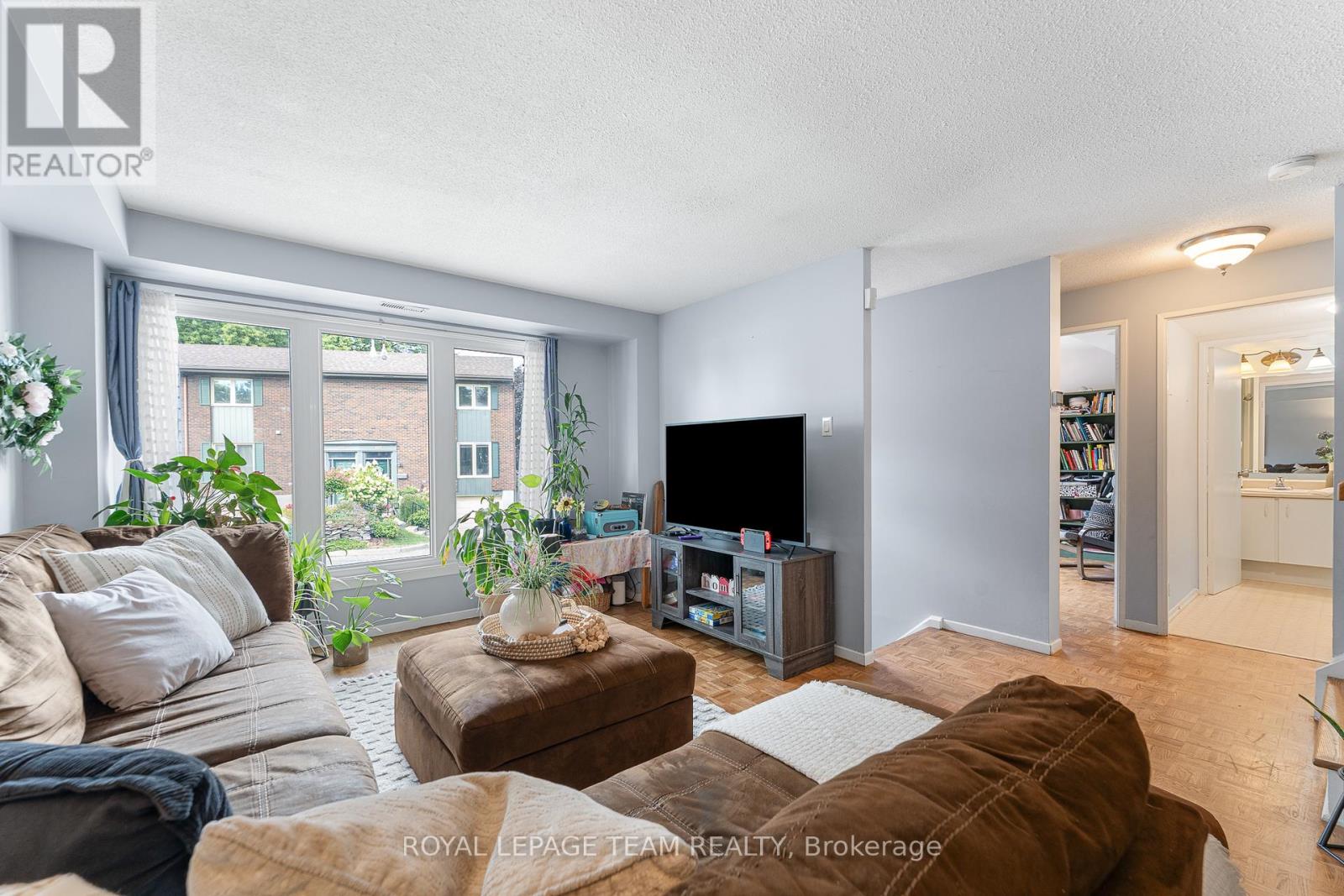 52 - 96 Beachview Private, Ottawa, Ontario  K1V 1M7 - Photo 9 - X12432397