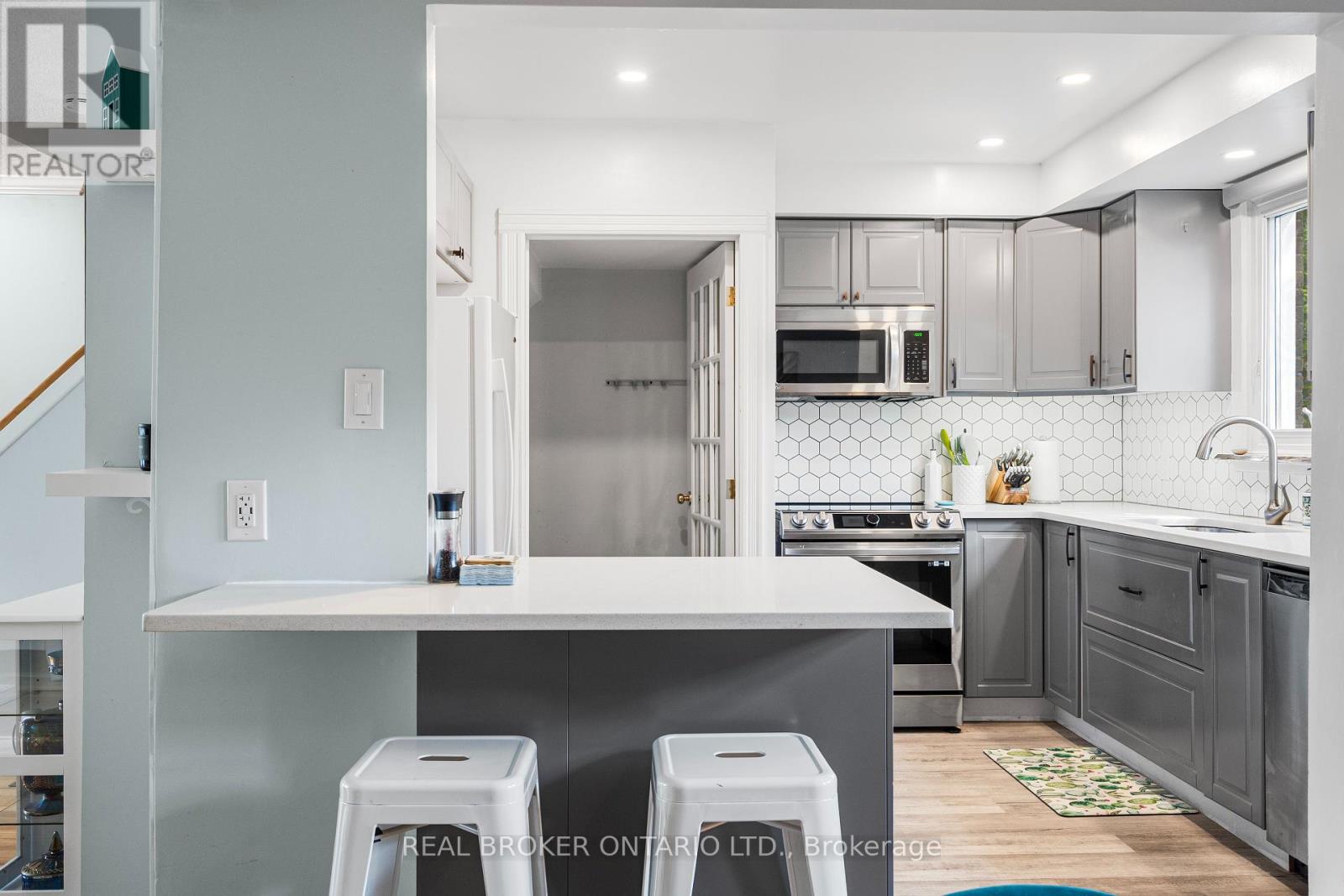 1003 Silver Street, Ottawa, Ontario  K1Z 6H8 - Photo 11 - X12432430