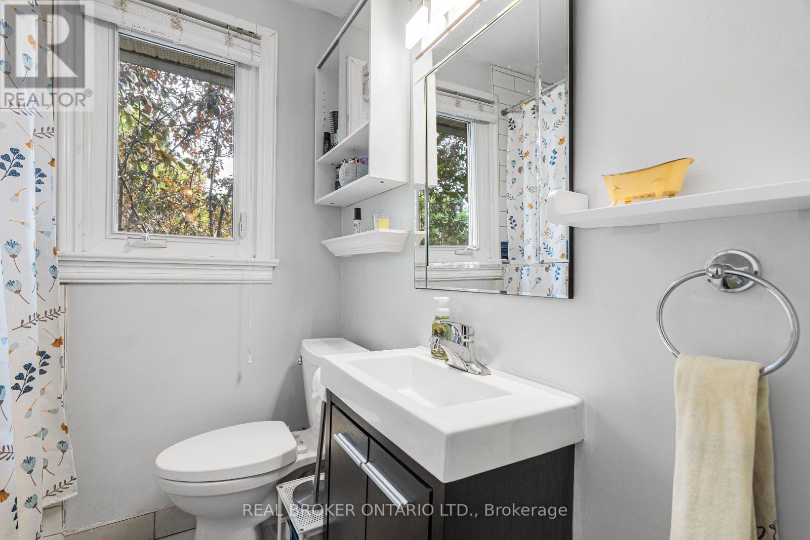 1003 Silver Street, Ottawa, Ontario  K1Z 6H8 - Photo 22 - X12432430
