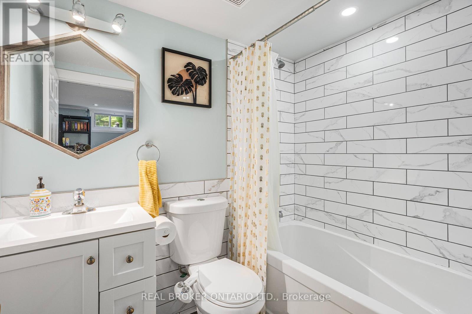 1003 Silver Street, Ottawa, Ontario  K1Z 6H8 - Photo 30 - X12432430
