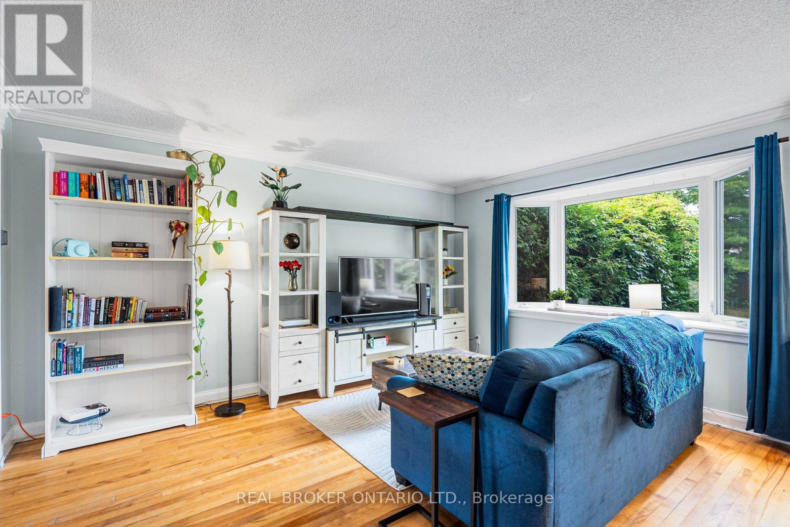1003 Silver Street, Ottawa, Ontario  K1Z 6H8 - Photo 4 - X12432430