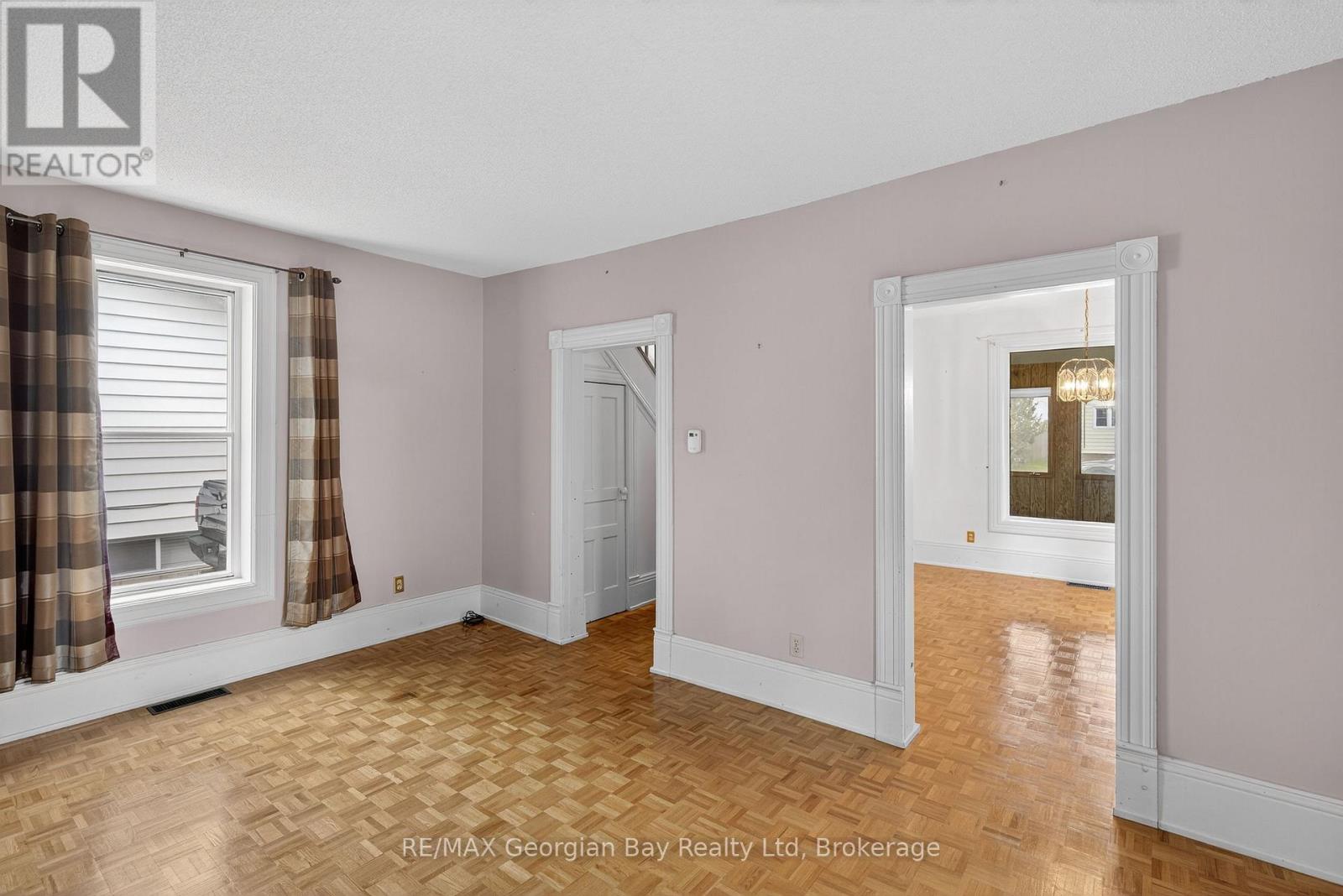 16 John Street, Severn, Ontario  L0K 1E0 - Photo 11 - S12432393