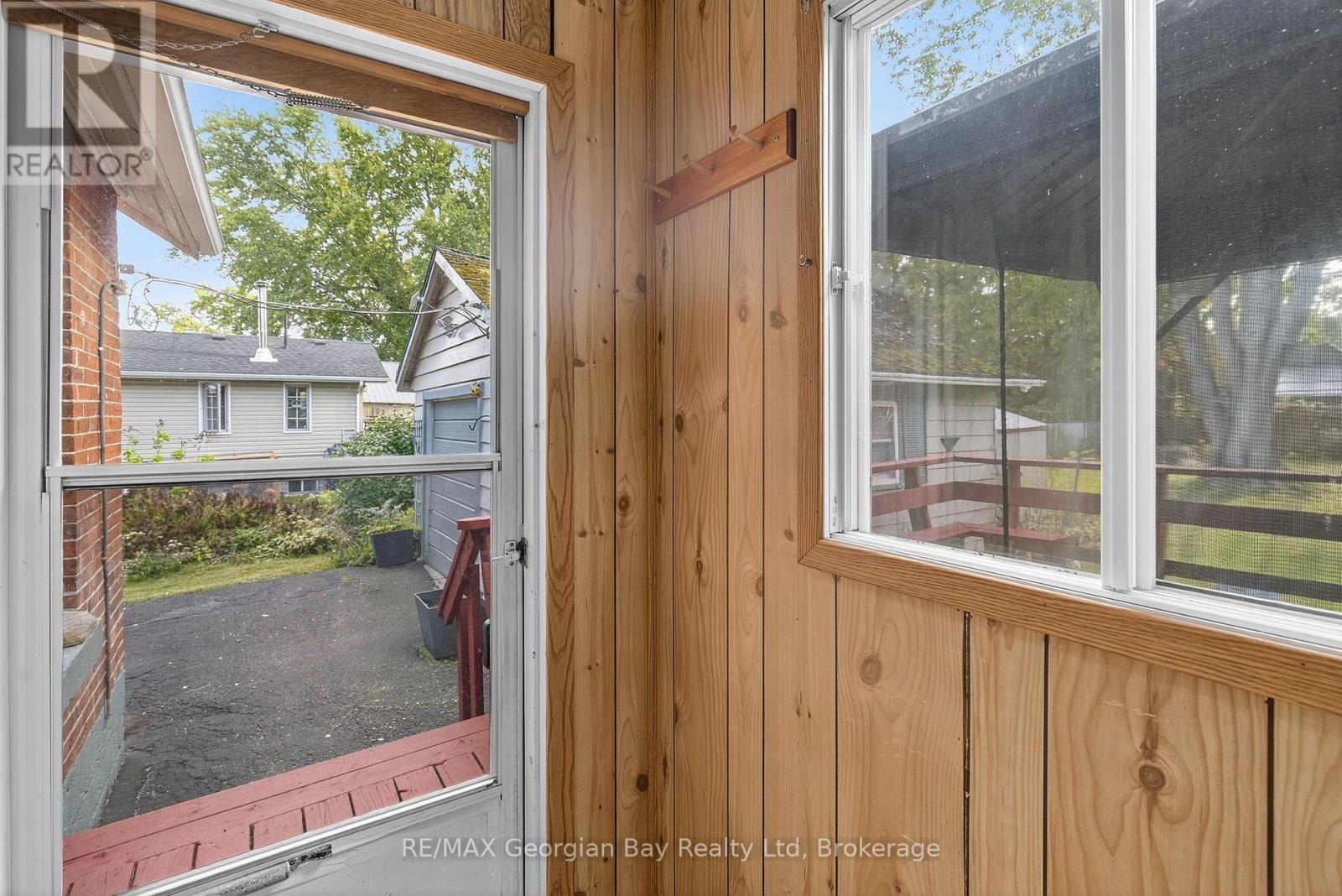 16 John Street, Severn, Ontario  L0K 1E0 - Photo 17 - S12432393