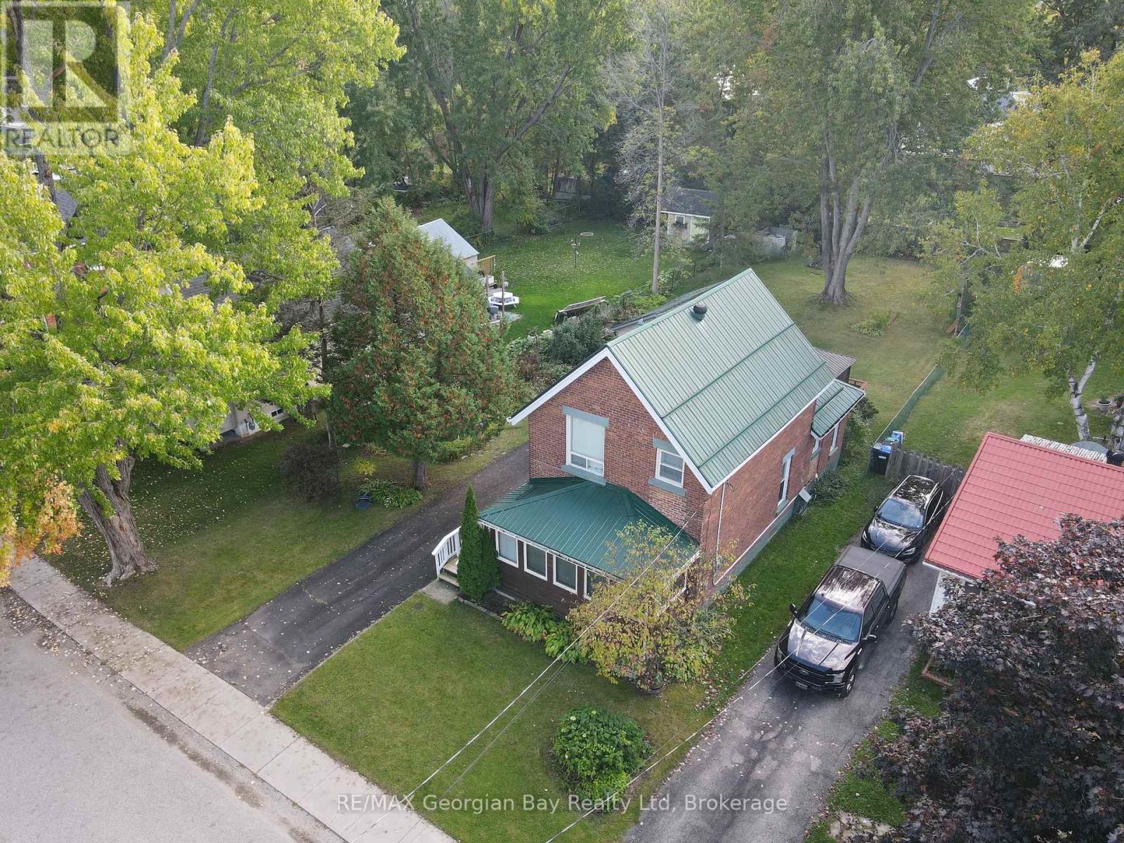 16 John Street, Severn, Ontario  L0K 1E0 - Photo 2 - S12432393