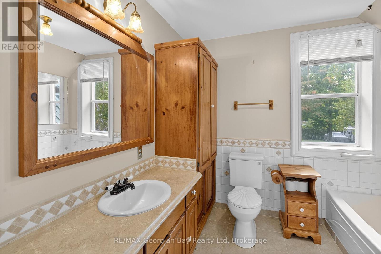 16 John Street, Severn, Ontario  L0K 1E0 - Photo 25 - S12432393