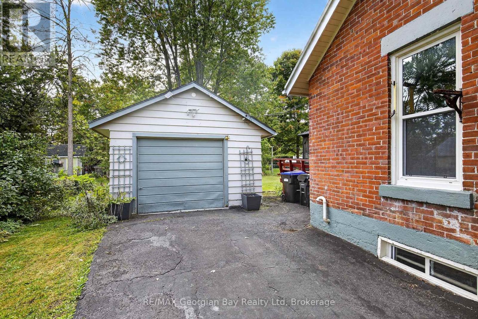 16 John Street, Severn, Ontario  L0K 1E0 - Photo 30 - S12432393