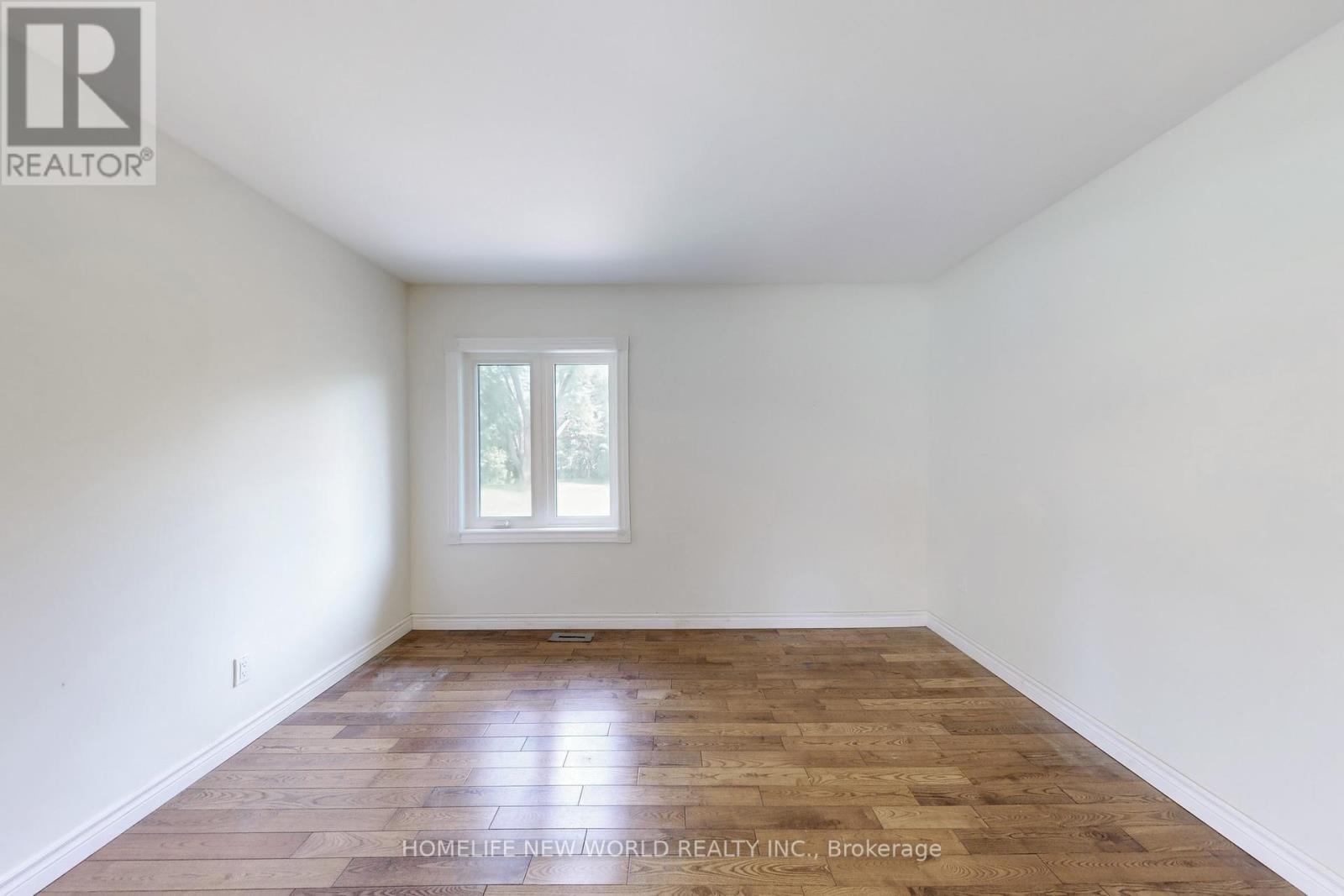 66 Farr Avenue, East Gwillimbury, Ontario  L0G 1V0 - Photo 11 - N12432288