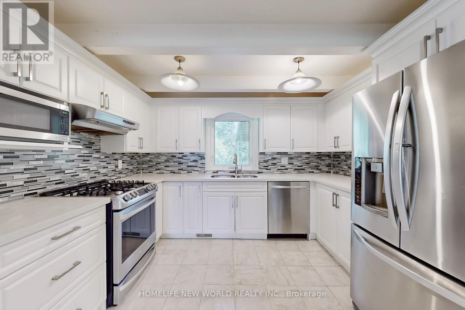 66 Farr Avenue, East Gwillimbury, Ontario  L0G 1V0 - Photo 15 - N12432288