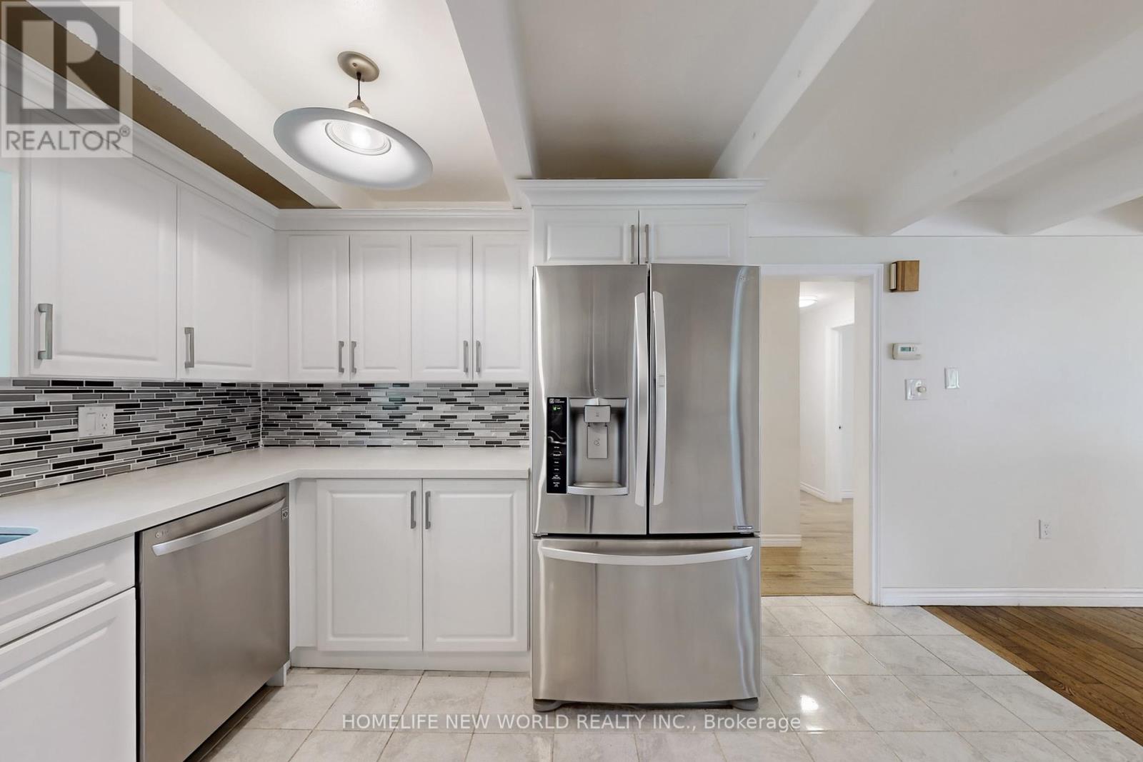 66 Farr Avenue, East Gwillimbury, Ontario  L0G 1V0 - Photo 18 - N12432288