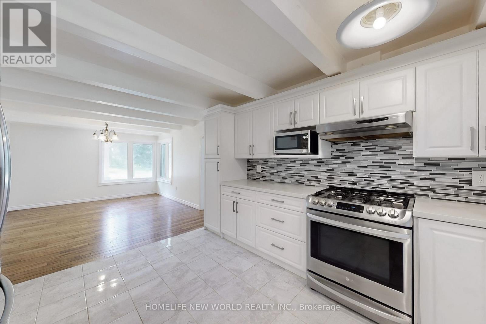 66 Farr Avenue, East Gwillimbury, Ontario  L0G 1V0 - Photo 19 - N12432288