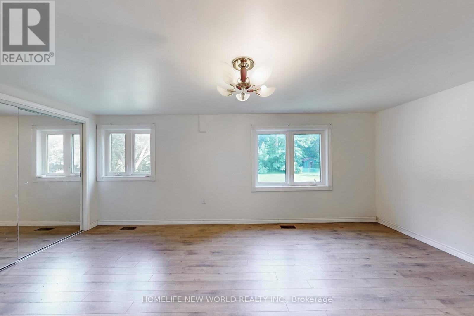 66 Farr Avenue, East Gwillimbury, Ontario  L0G 1V0 - Photo 26 - N12432288