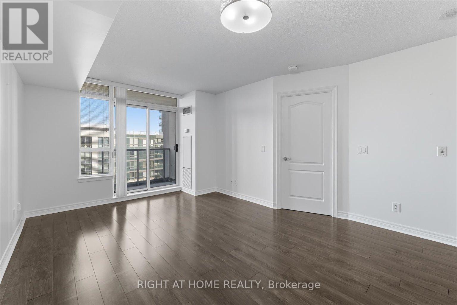 509 - 50 Disera Drive, Vaughan, Ontario  L4J 9E9 - Photo 14 - N12432297