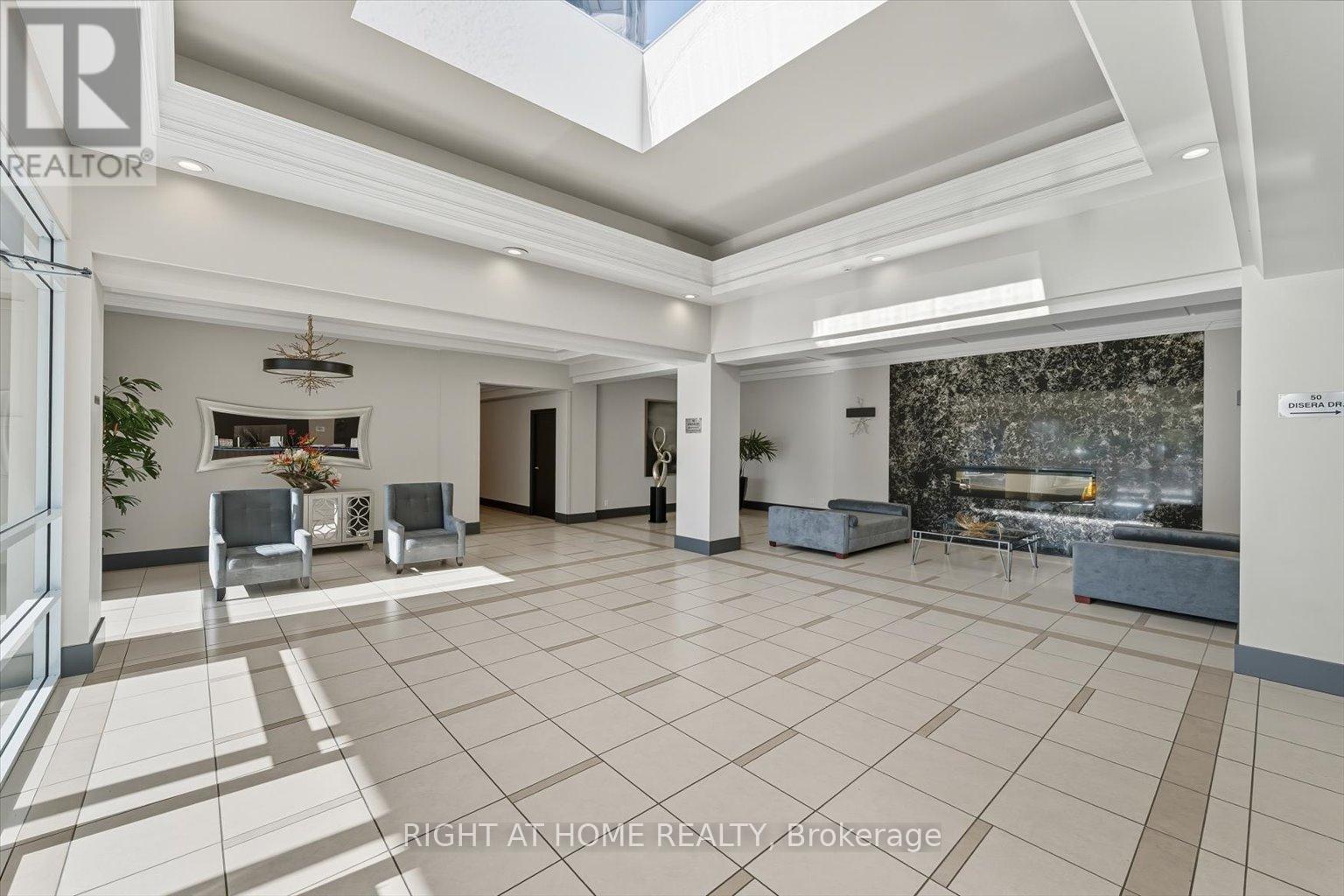 509 - 50 Disera Drive, Vaughan, Ontario  L4J 9E9 - Photo 28 - N12432297