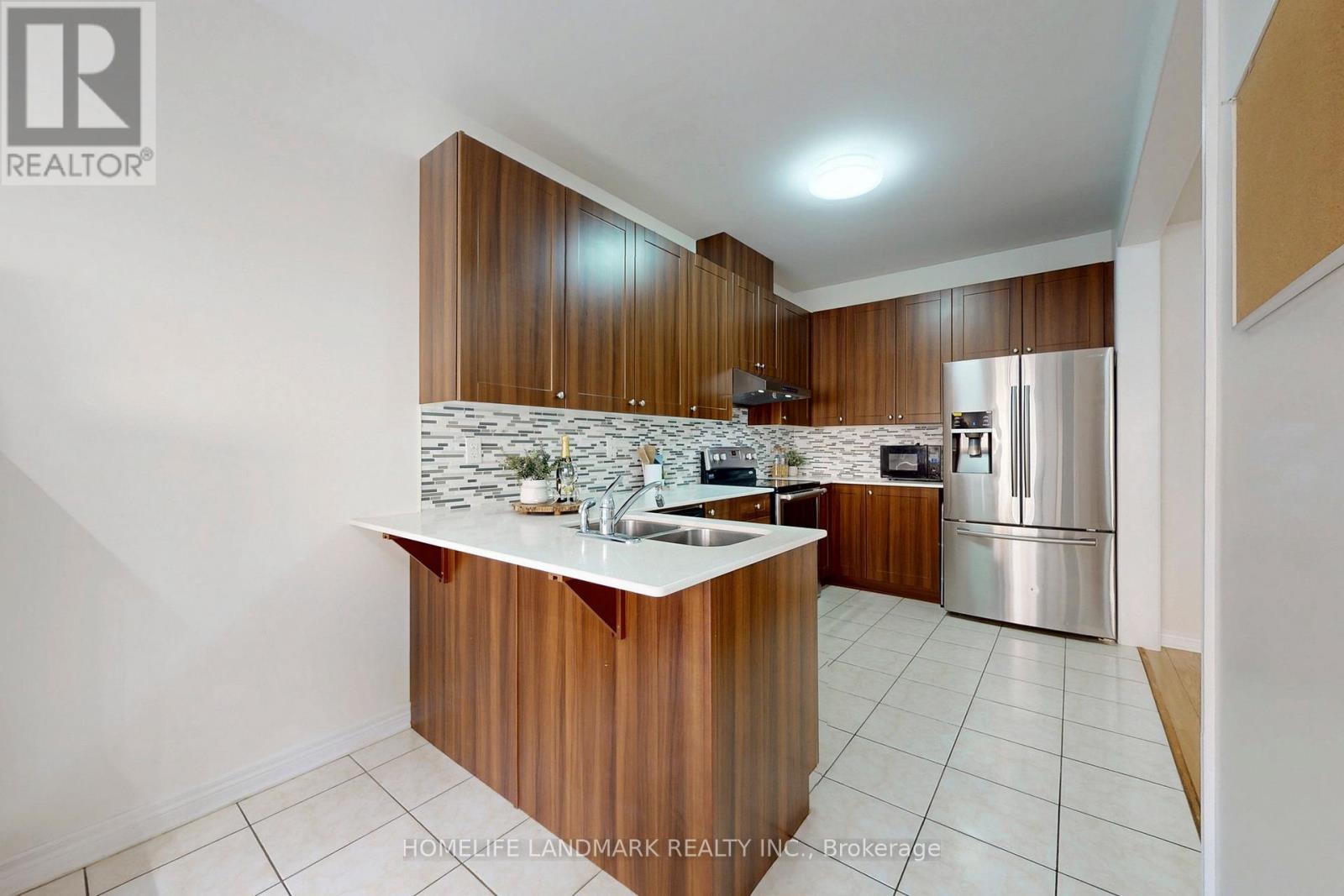 123 Fimco Crescent, Markham, Ontario  L6E 0R4 - Photo 9 - N12432301