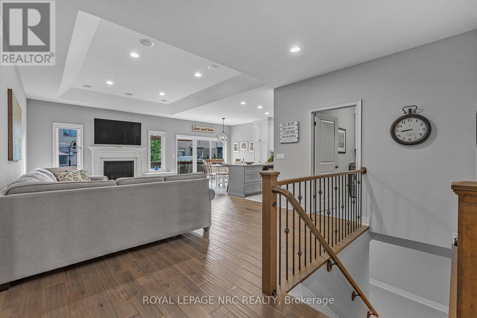 23 Abbott Place, Pelham (Fonthill), Ontario  L0S 1E5 - Photo 16 - X12432315