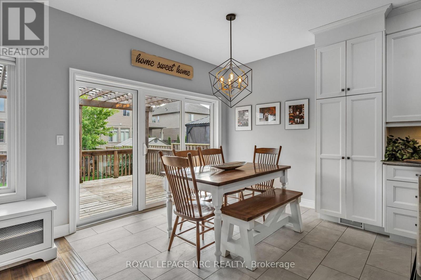 23 Abbott Place, Pelham (Fonthill), Ontario  L0S 1E5 - Photo 22 - X12432315