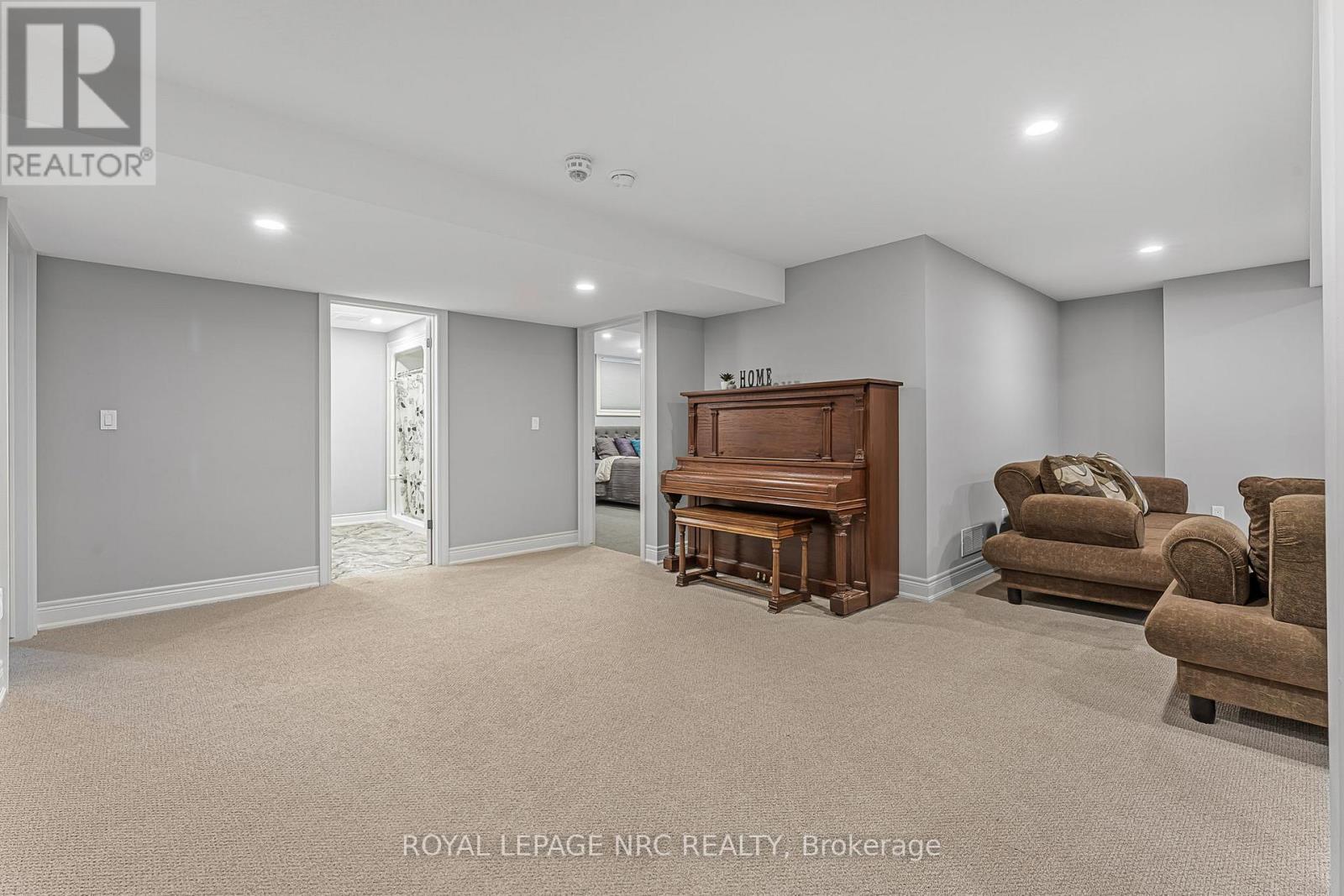 23 Abbott Place, Pelham (Fonthill), Ontario  L0S 1E5 - Photo 28 - X12432315