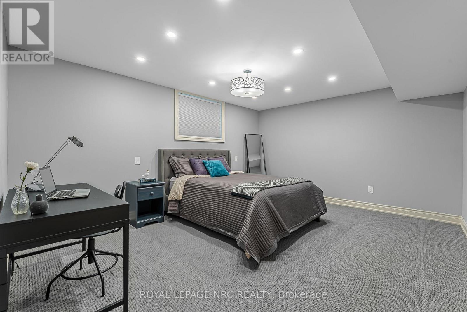 23 Abbott Place, Pelham (Fonthill), Ontario  L0S 1E5 - Photo 30 - X12432315