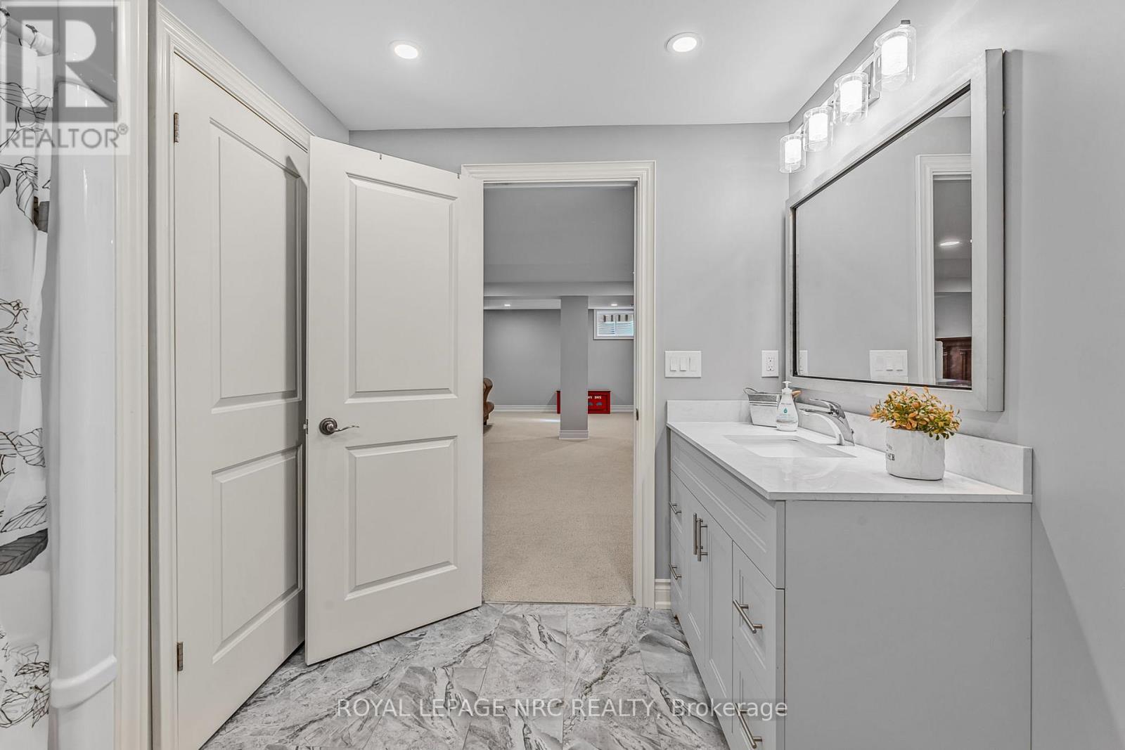 23 Abbott Place, Pelham (Fonthill), Ontario  L0S 1E5 - Photo 33 - X12432315