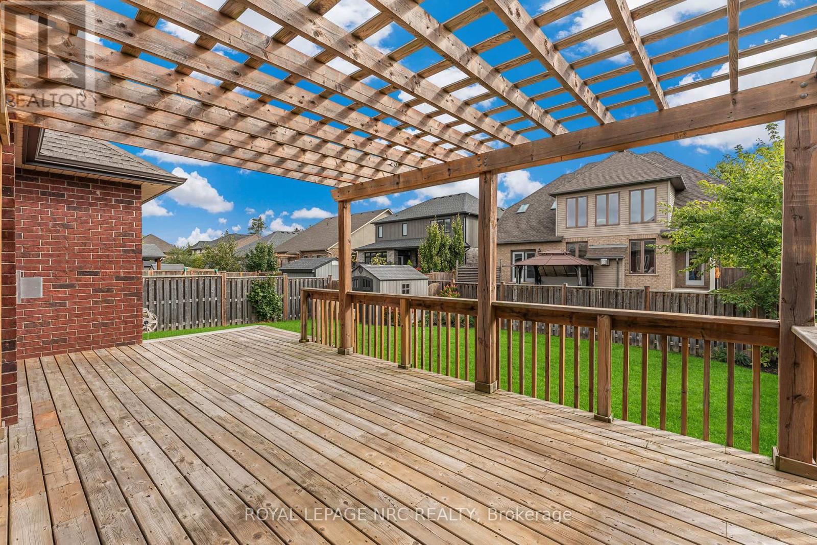 23 Abbott Place, Pelham (Fonthill), Ontario  L0S 1E5 - Photo 37 - X12432315