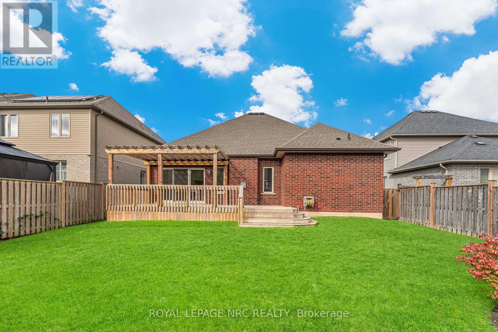 23 Abbott Place, Pelham (Fonthill), Ontario  L0S 1E5 - Photo 42 - X12432315