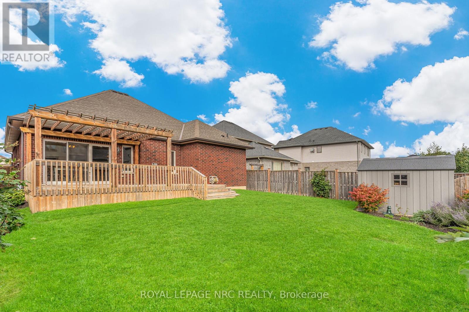 23 Abbott Place, Pelham (Fonthill), Ontario  L0S 1E5 - Photo 43 - X12432315