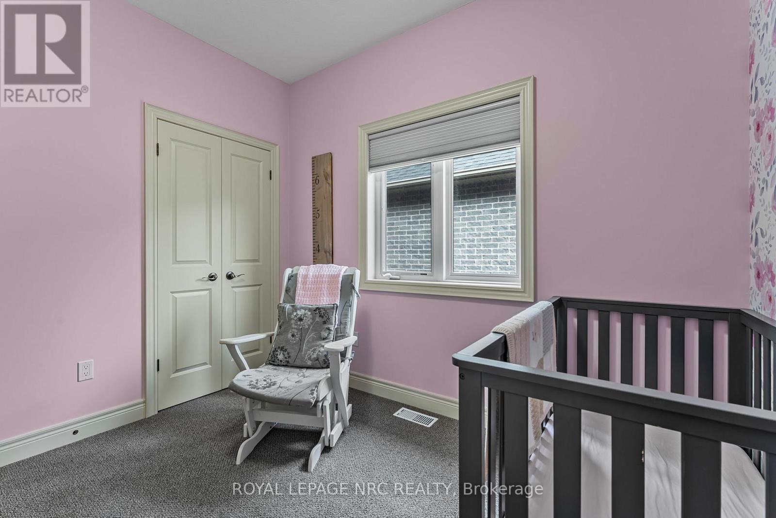 23 Abbott Place, Pelham (Fonthill), Ontario  L0S 1E5 - Photo 8 - X12432315