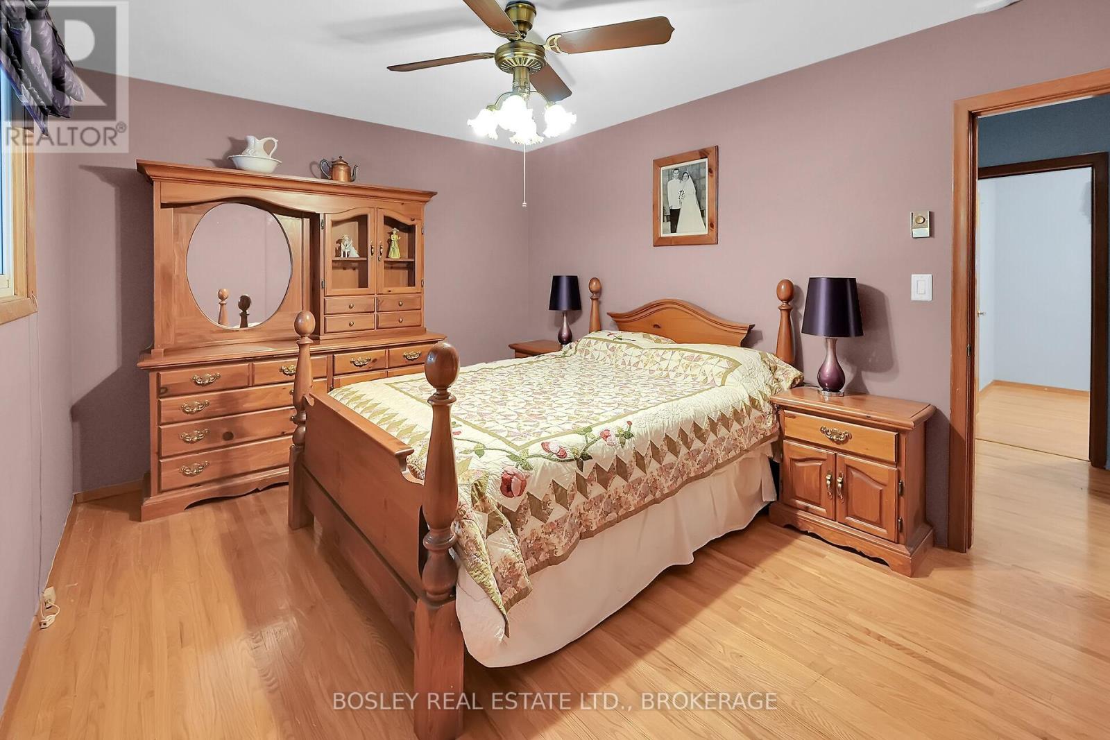 25 Lawrence Drive, Thorold (Confederation Heights), Ontario  L2V 2X6 - Photo 11 - X12432339