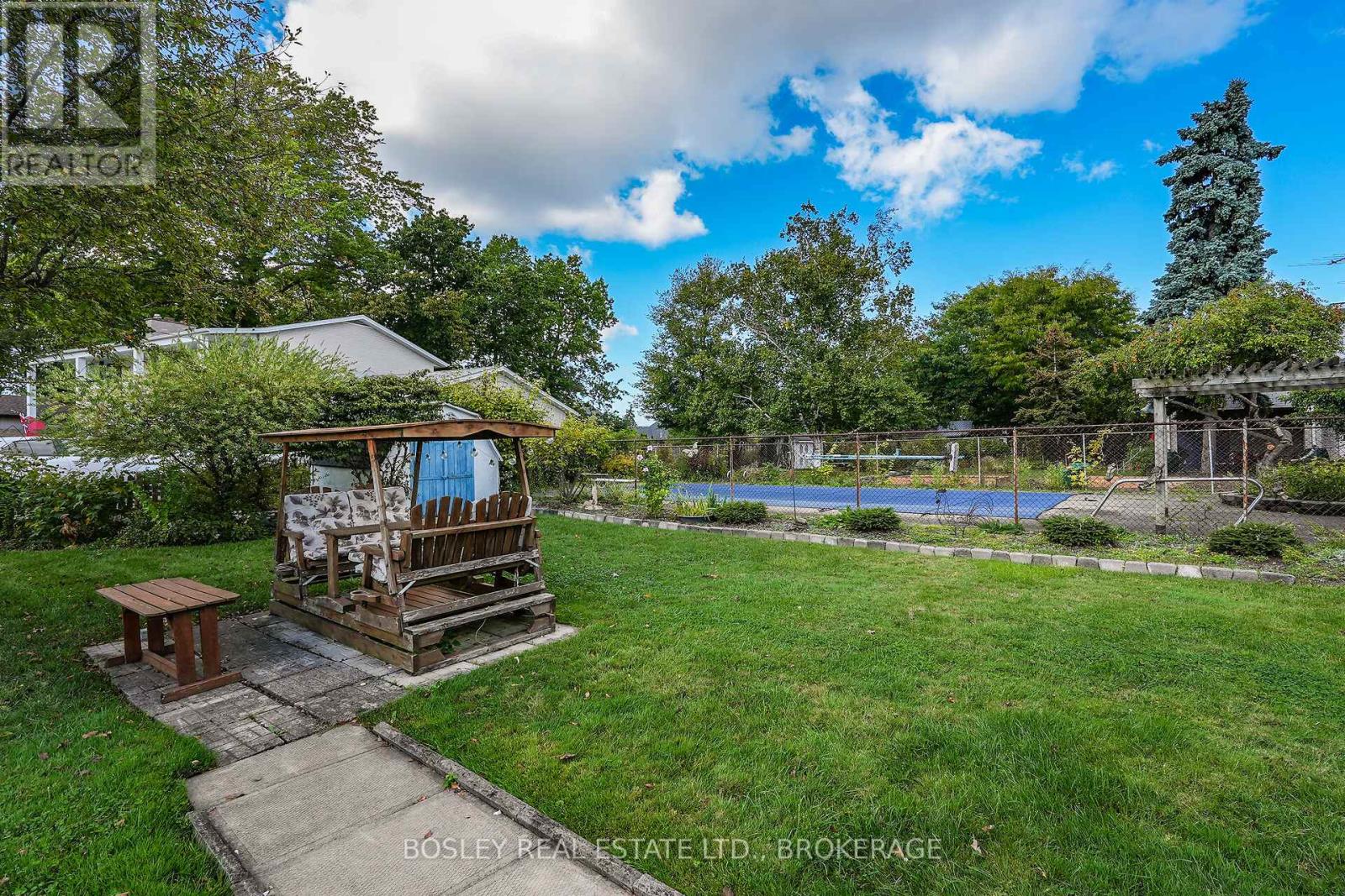 25 Lawrence Drive, Thorold (Confederation Heights), Ontario  L2V 2X6 - Photo 28 - X12432339