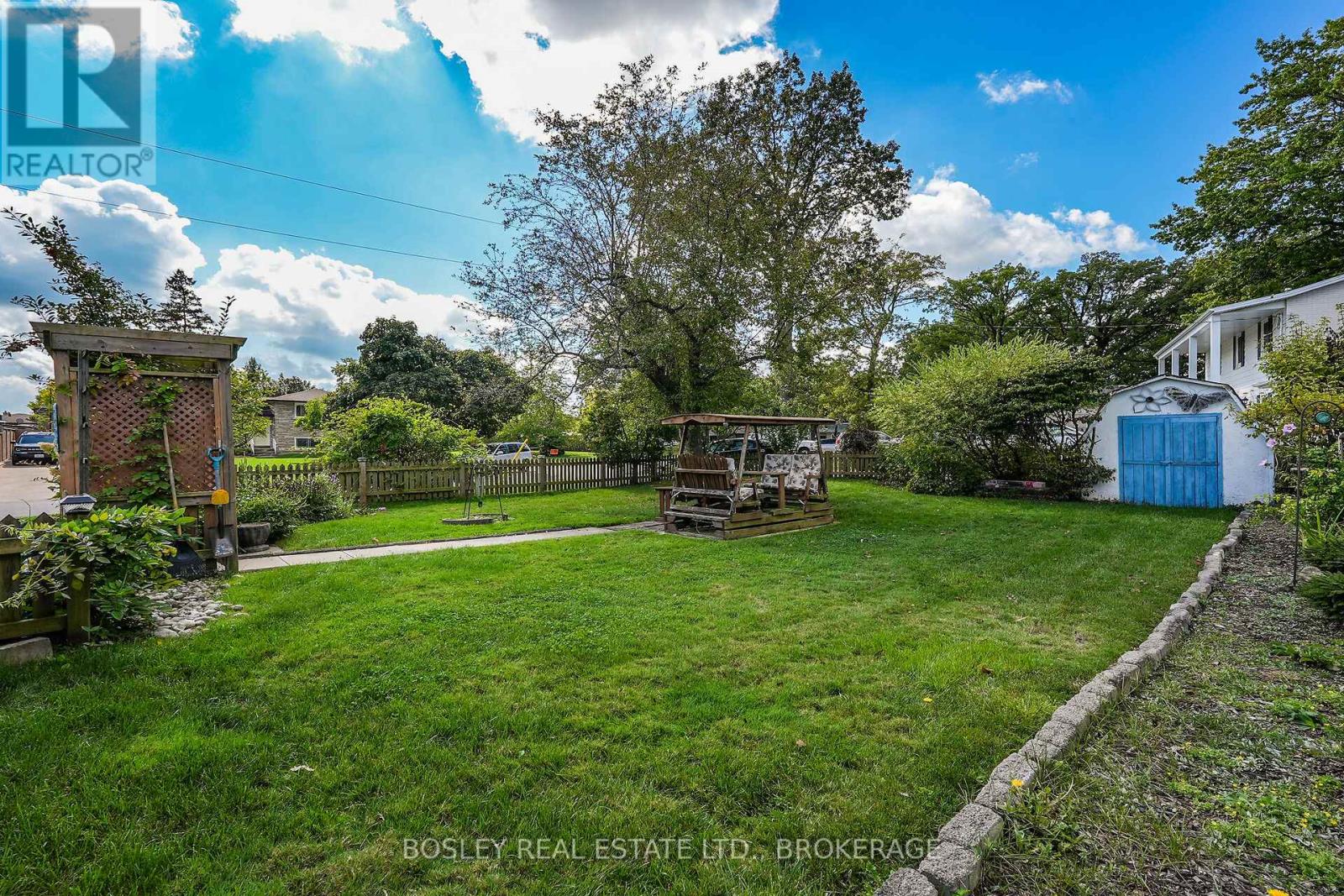 25 Lawrence Drive, Thorold (Confederation Heights), Ontario  L2V 2X6 - Photo 32 - X12432339