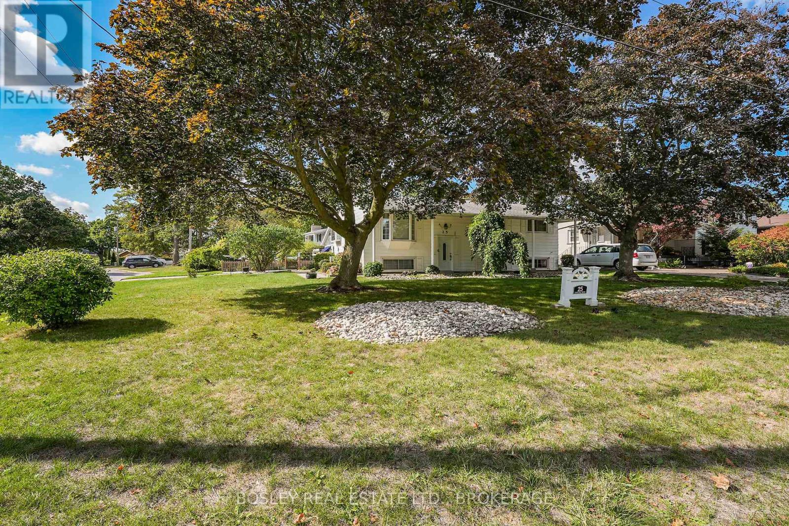 25 Lawrence Drive, Thorold (Confederation Heights), Ontario  L2V 2X6 - Photo 34 - X12432339